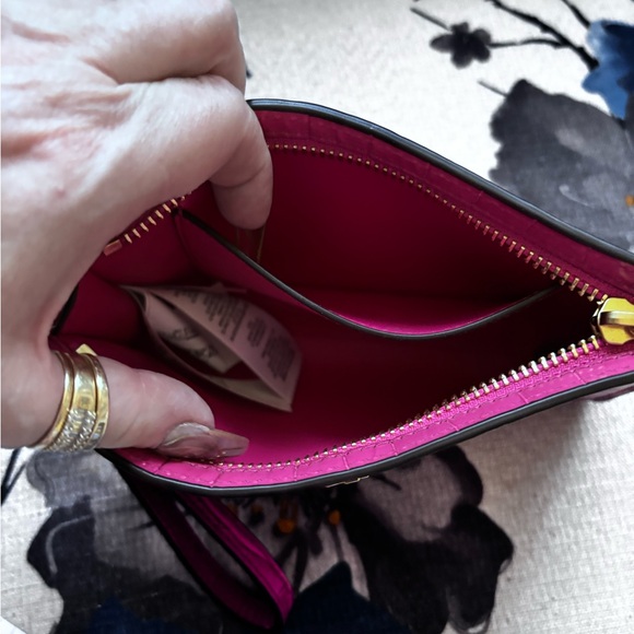 πRalph Lauren Fuchsia Croc-Embossed Wristletπππππππππππππππππππ - Picture 6 of 7